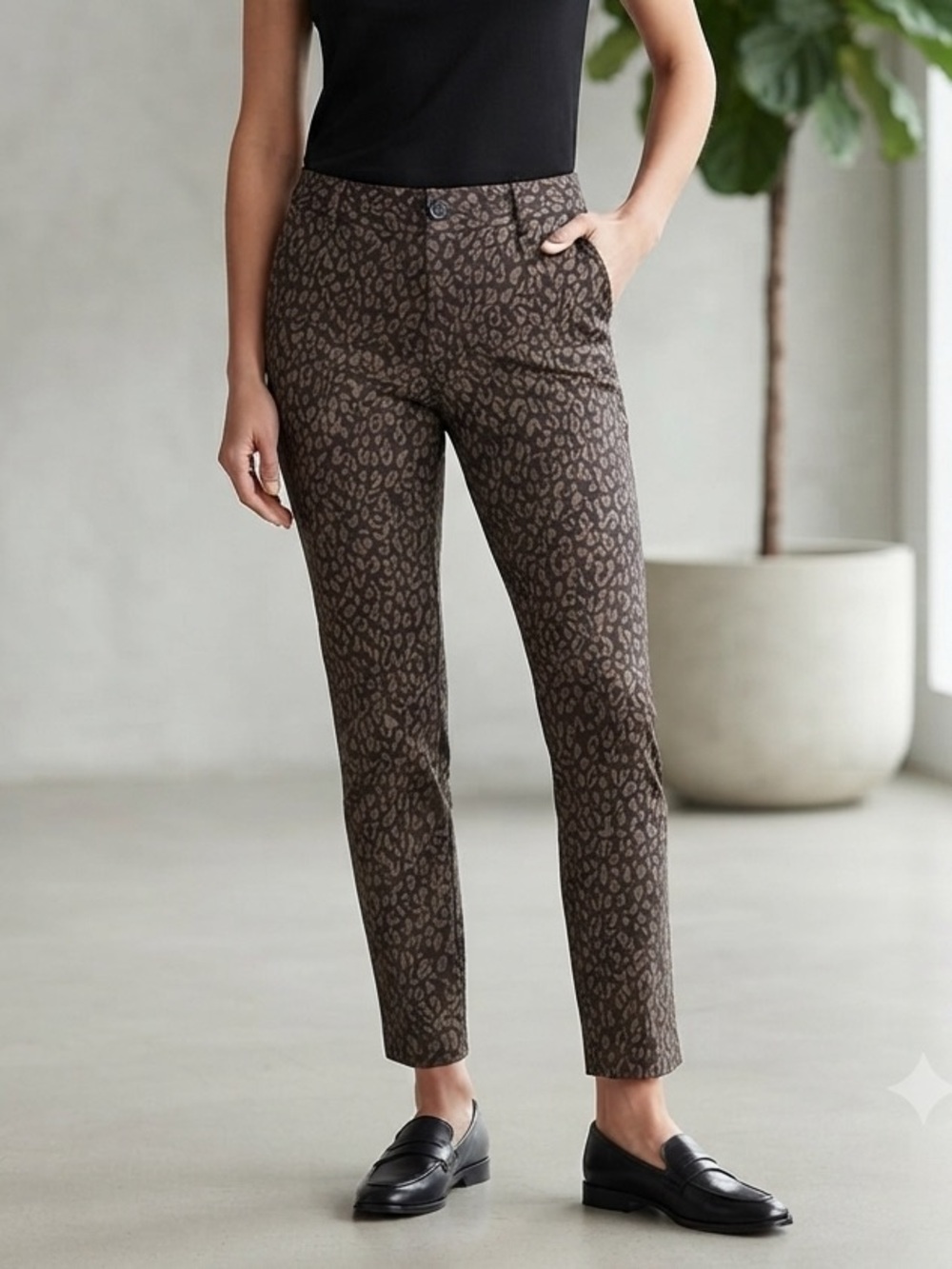 Banana Republic Dark Brown Leopard-Print Dress Pants Size 4